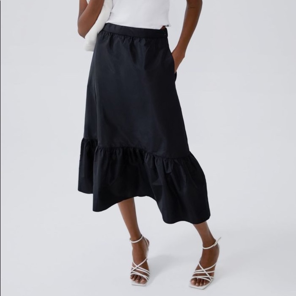 Zara Satin Ruffled Midi Skirt - M